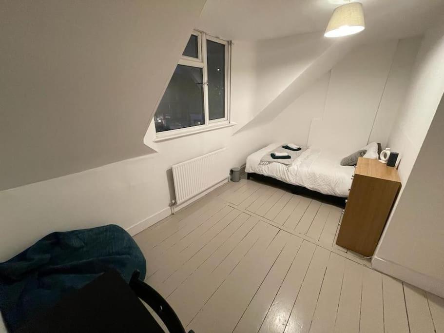 Comfortable 2 Bedroom On Tower Bridge London Exterior photo
